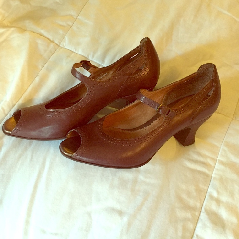 Clarks heels